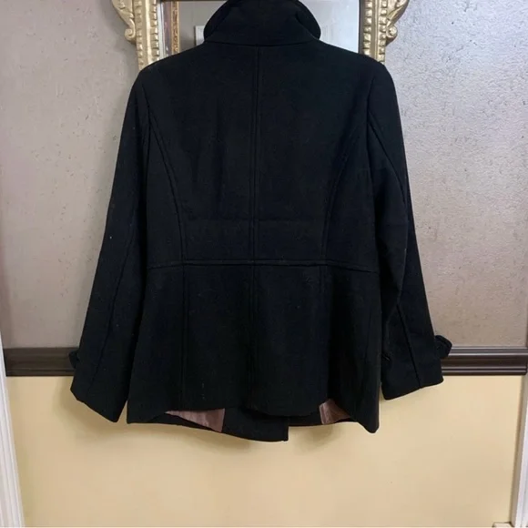 Thread and Supply pea coat. Worn a couple times. Tags removed. Dry cleaned - Picture 4 of 7